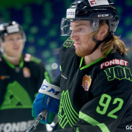 Алексей Пустозеров теперь доступен для обмена из хоккейного клуба «Салават Юлаев»