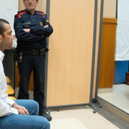 Алвес отрицает дачу интервью о своем опыте пребывания в тюрьме