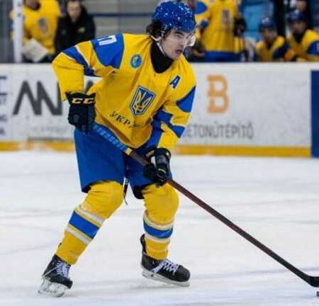 Травма украинского хоккеиста Артура Чолача