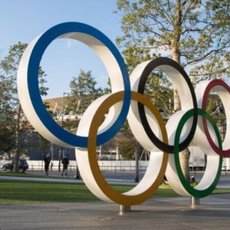 Великобритания выразила поддержку участию российских спортсменов в Олимпийских играх при условии соблюдения определенных требований.