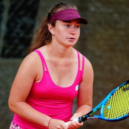 Снигур одержала победу над американской теннисисткой и вышла в полуфинал турнира в Грузии