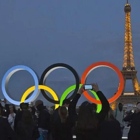 Франция приняла решение не привлекать российских волонтеров для работы на Олимпийских играх 2024 года